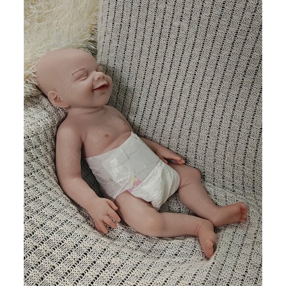 3.1kg Full Body Silicone Sleeping Girl 45CM Reborn Baby Dolls W/Drink-Wet System - Picture 8 of 16